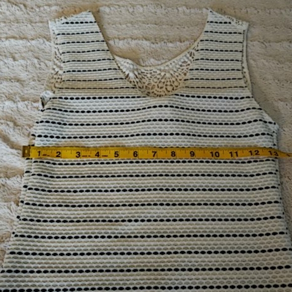 Suzy Shier tank top - Picture 3 of 3